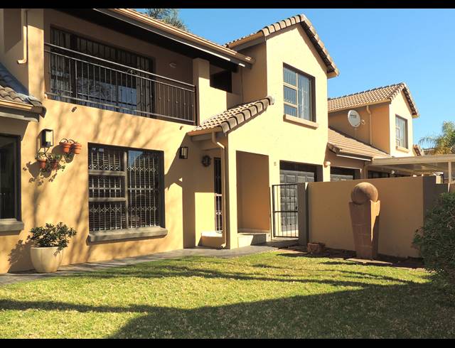 2 BEDROOM TOWNHOUSE FOR SALE IN AMOROSA